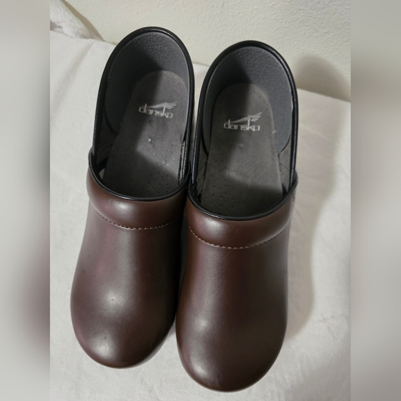 Dansko Women's Brown Mules - Picture 10 of 12